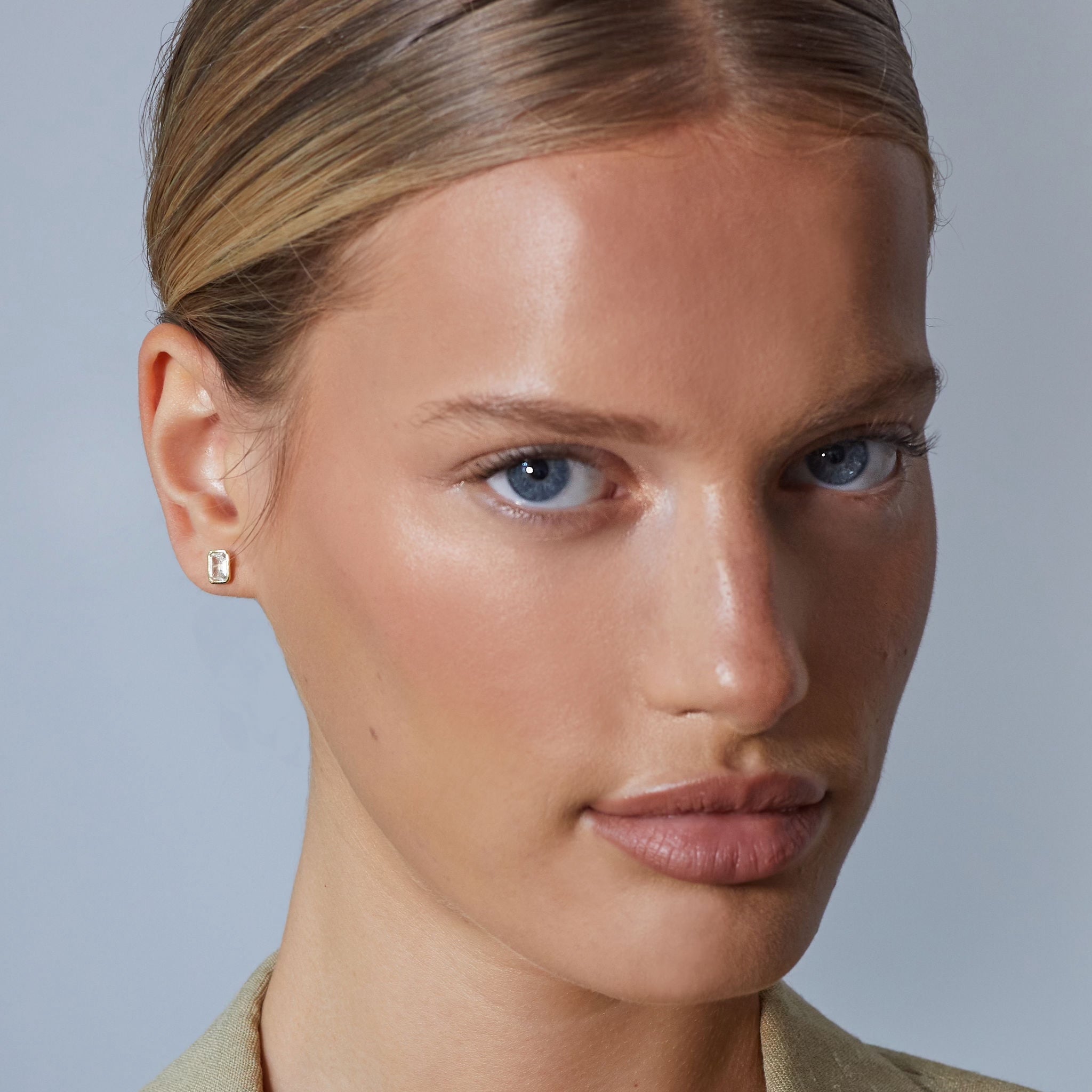 Chloe Stud Earrings - White Sapphire