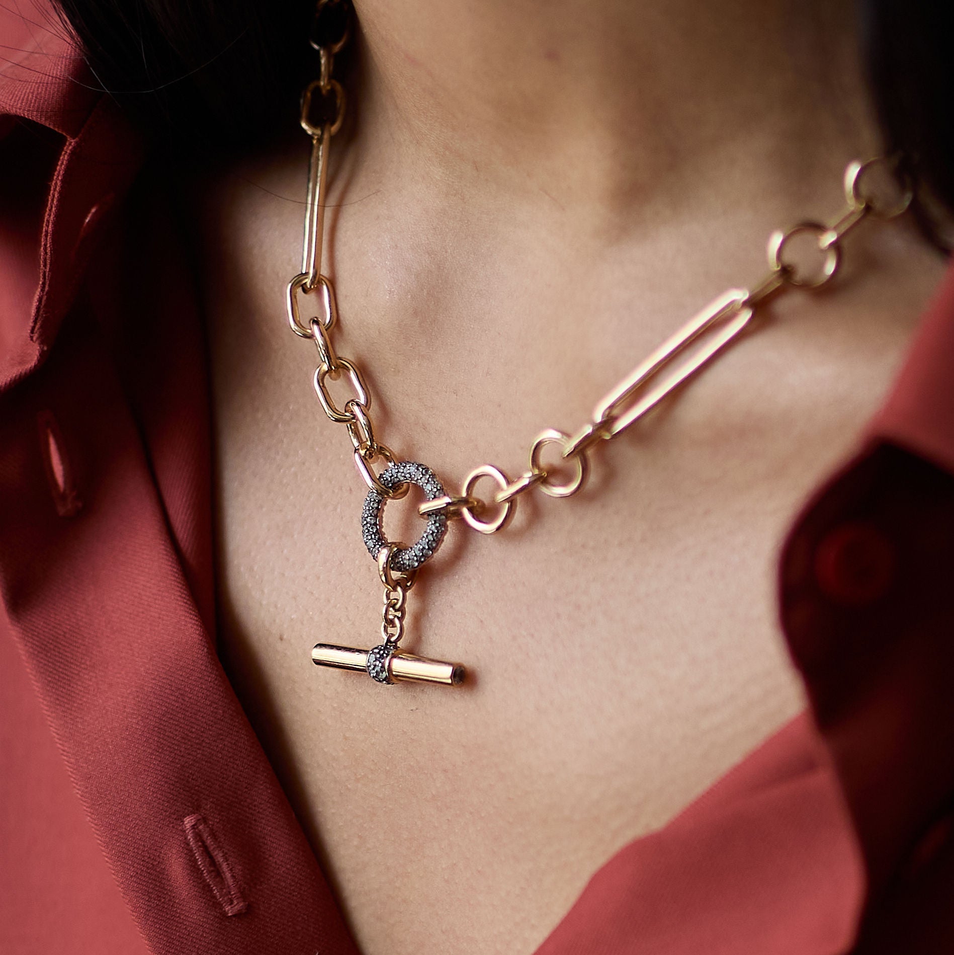 Halo Necklace with Detachable T-Bar - Black Gold