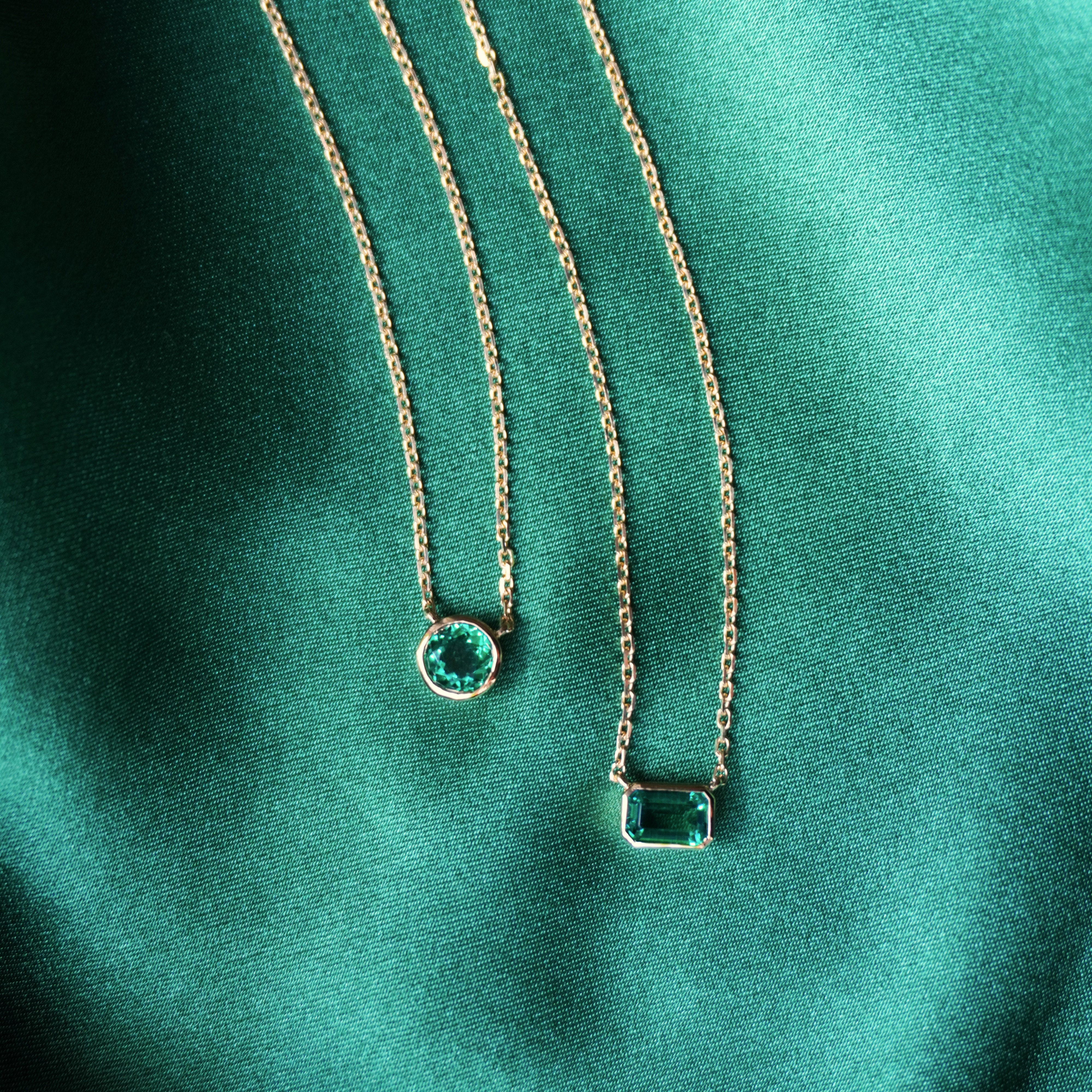 18KT Solid Gold Round Emerald Necklace