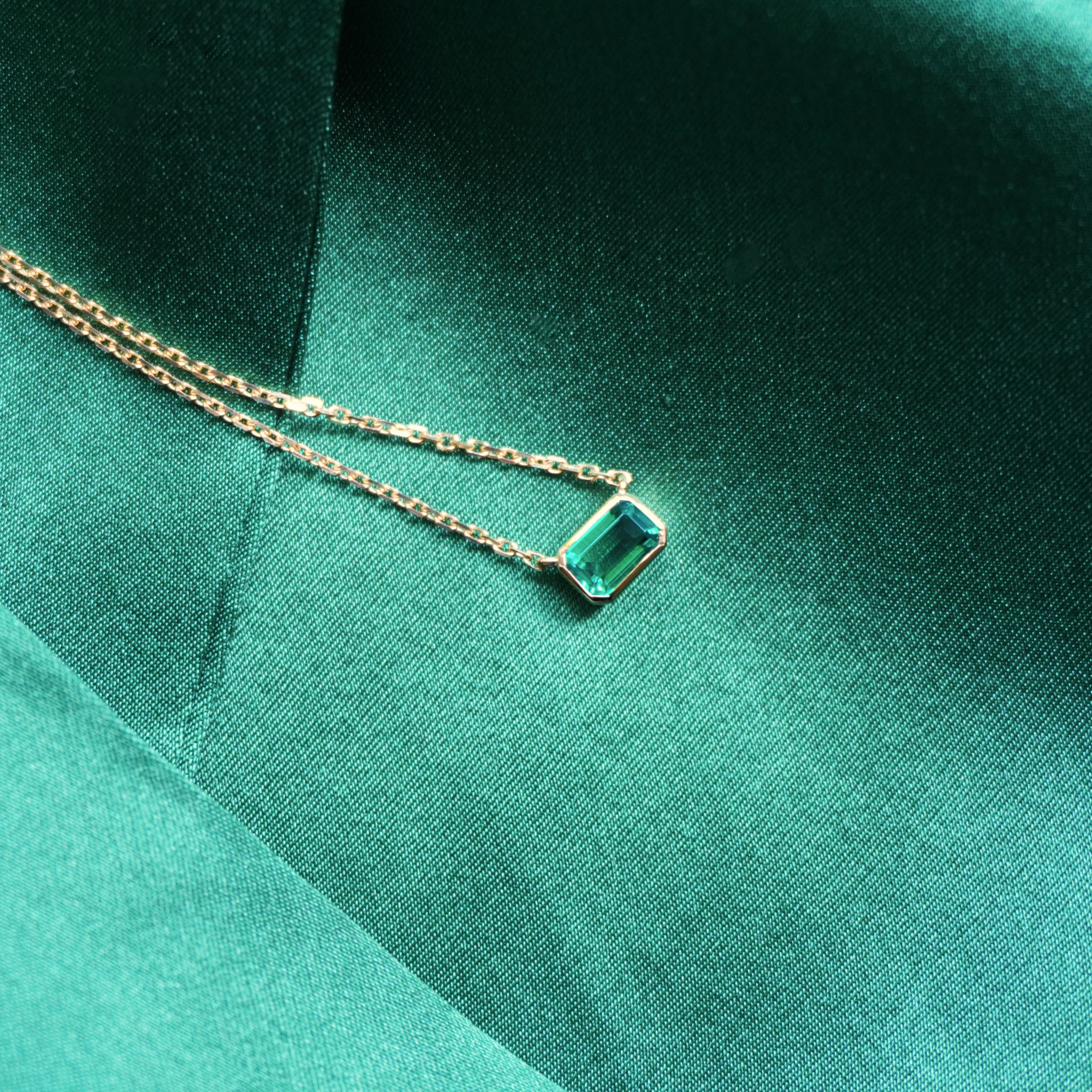 18KT Solid Gold Large Emerald Necklace