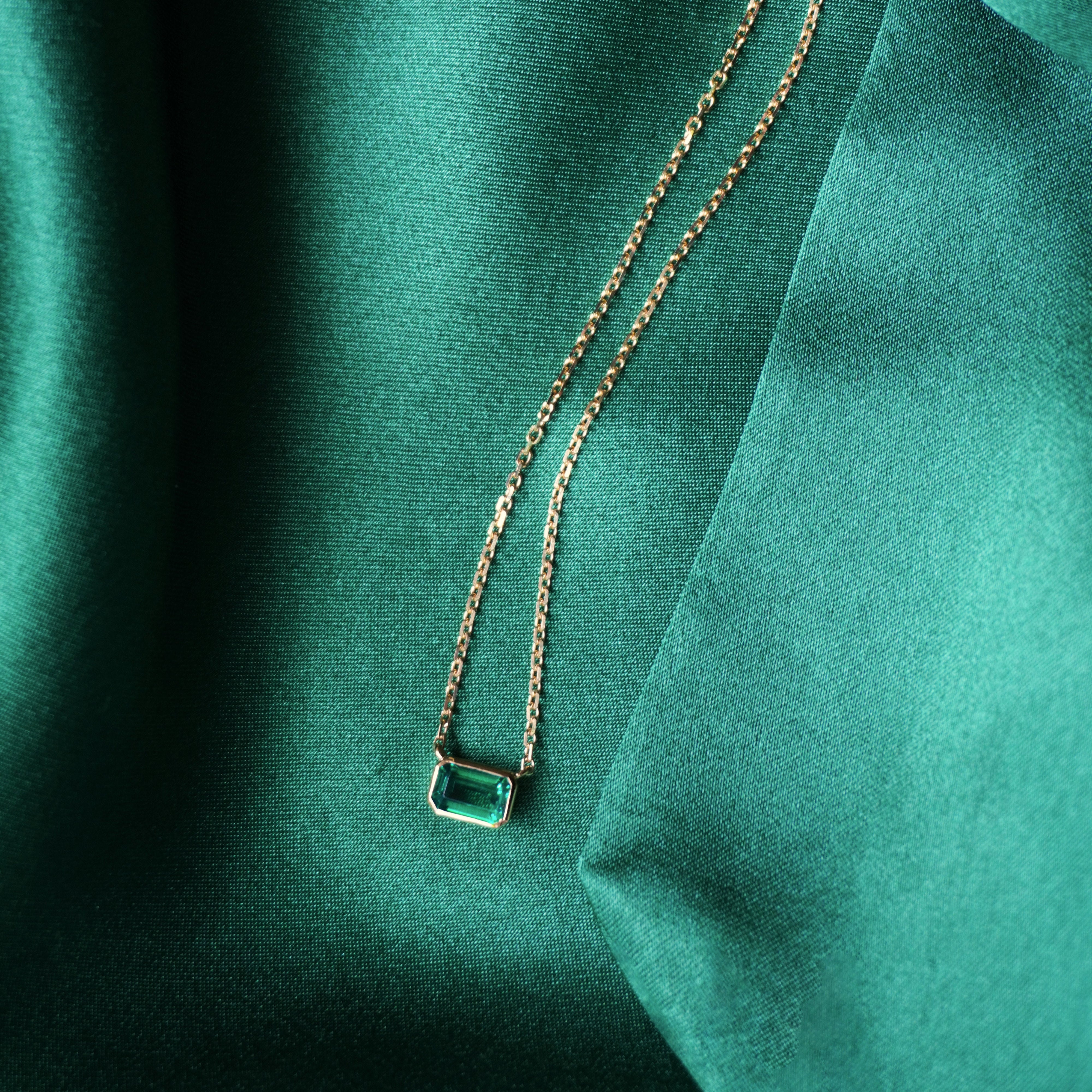 18KT Solid Gold Large Emerald Necklace