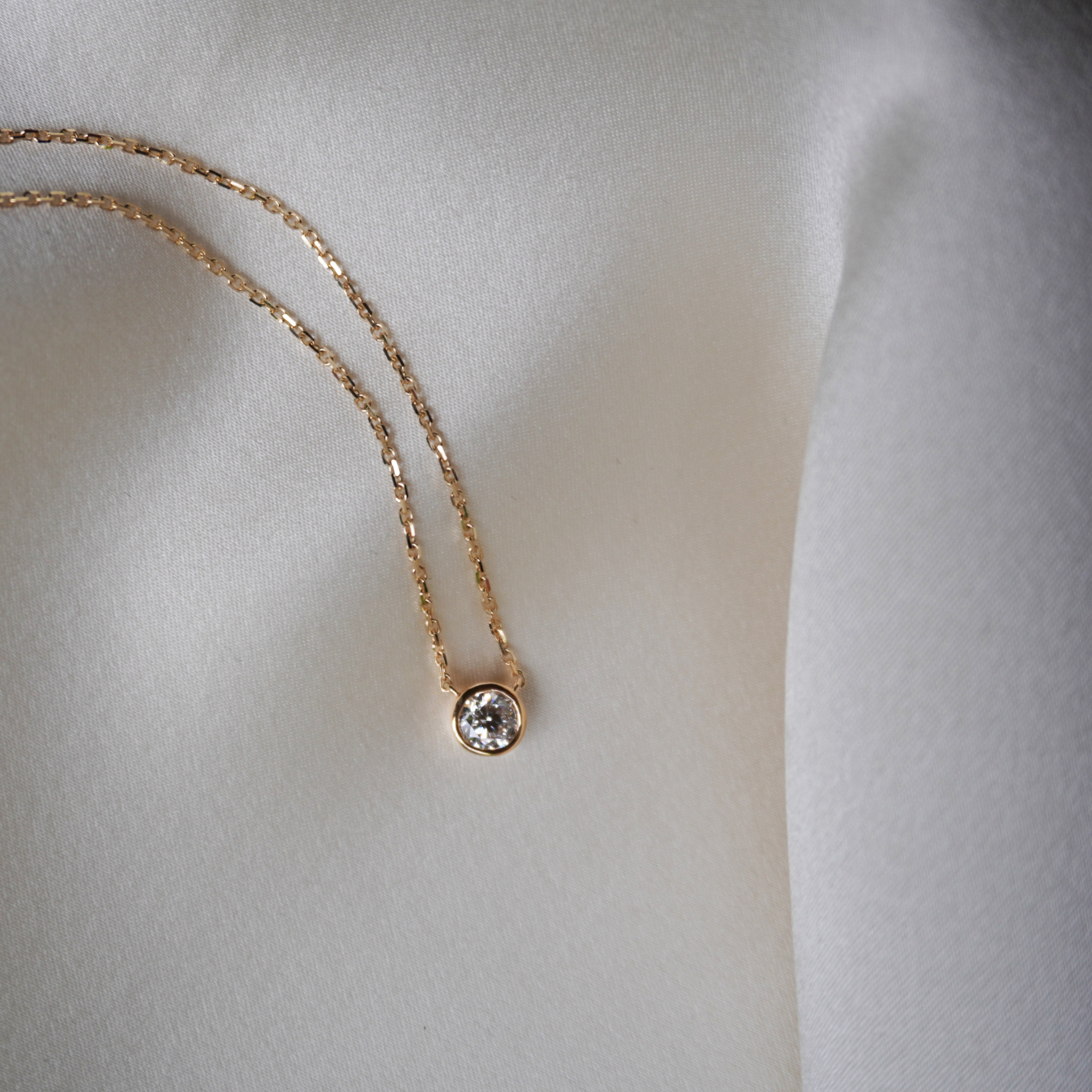 18kt Solid Gold Round Diamond Necklace