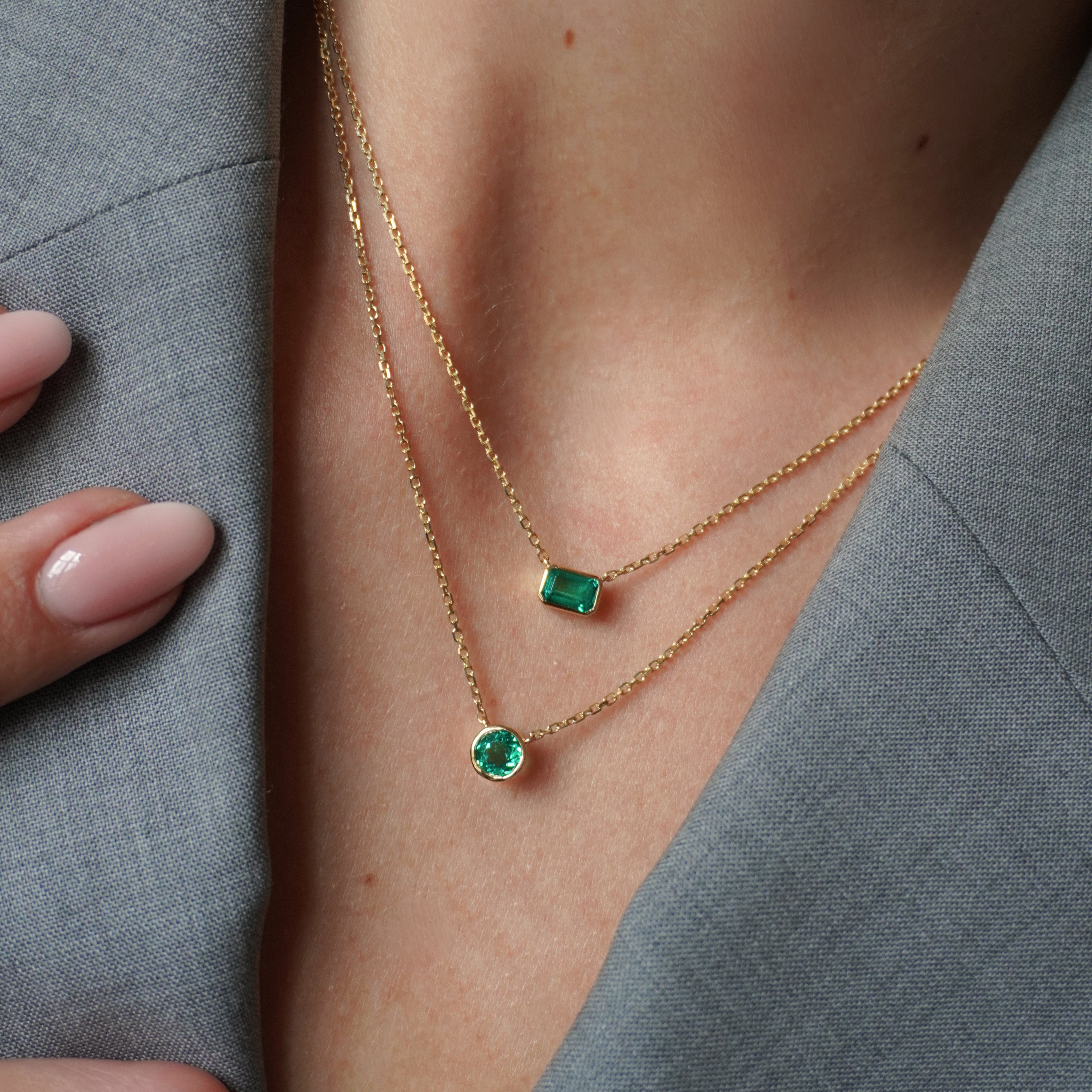 18KT Solid Gold Round Emerald Necklace