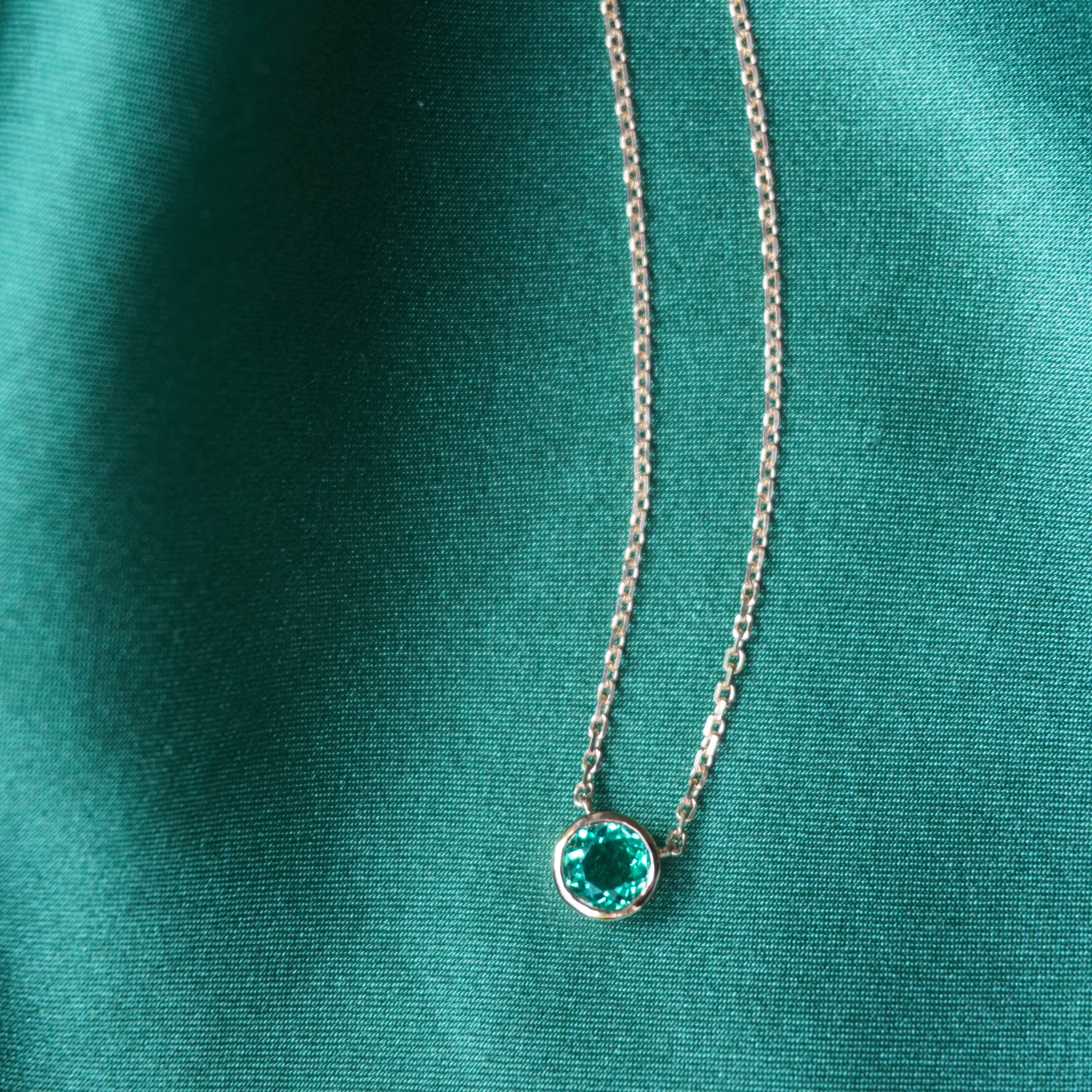 18KT Solid Gold Round Emerald Necklace
